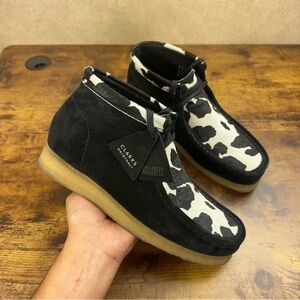 Clarks Originals Wallabee Chukka Boots Mens Size 10.5 Black Cow Print RARE